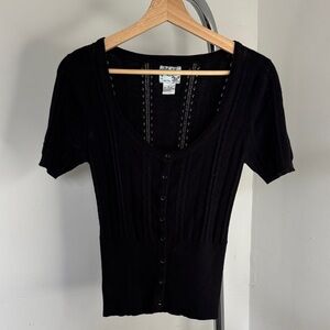 Tabitha Anthropologie top 100% cotton
Size L button— Down front